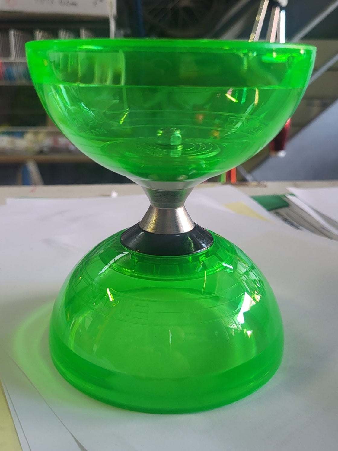 Diabolo Juggle Dream Cyclone Quartz 2 – Axe Triple Roulement - vue vert-2