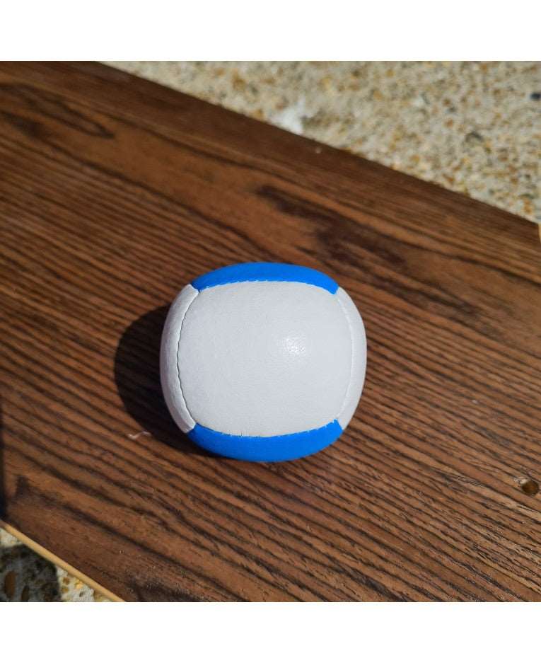 La nouvelle balle de jonglage Juggle Dream UV Spot Sports