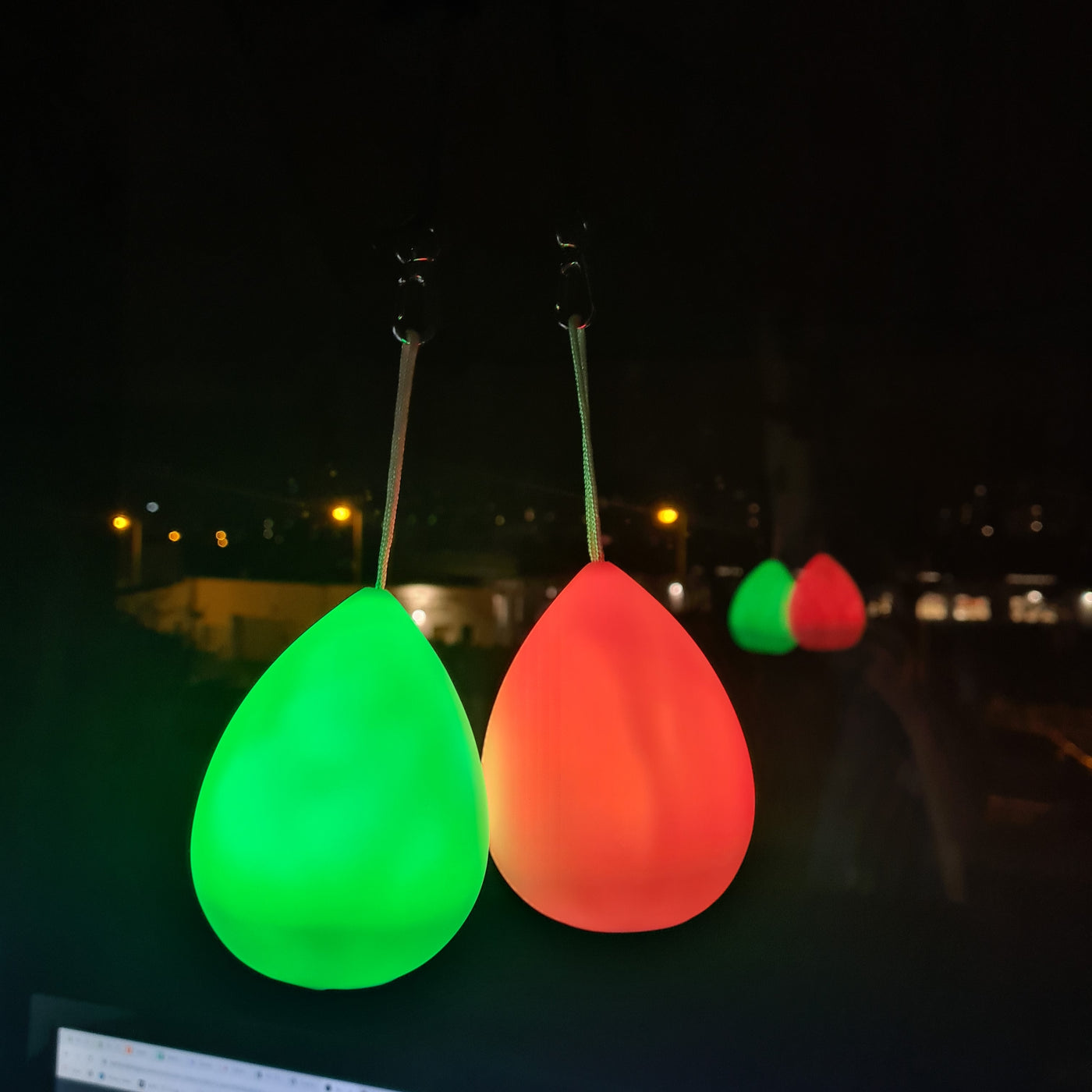 Paire de bolas lumineux en forme de goutte d'eau - Multi Fonction LED