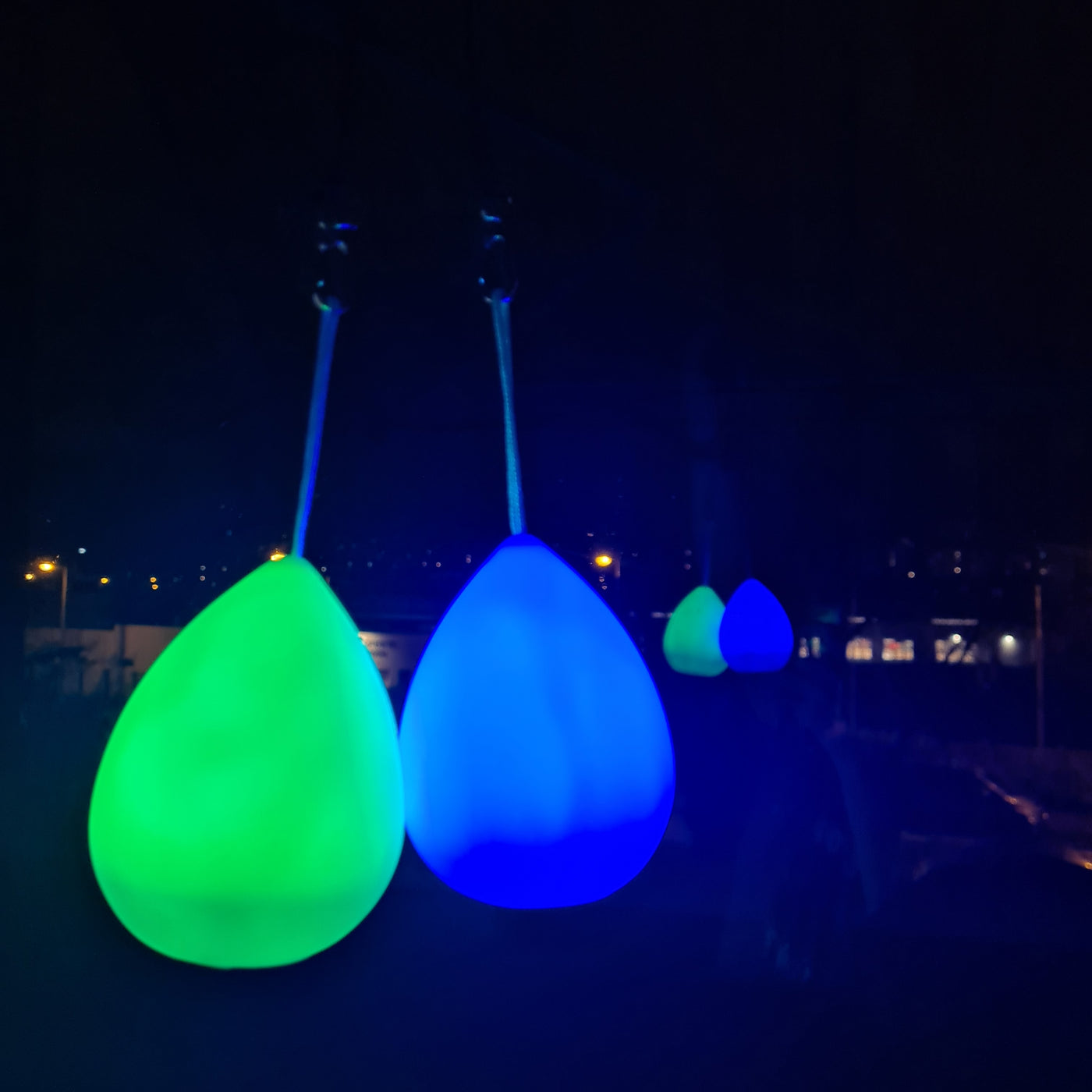Paire de bolas lumineux en forme de goutte d'eau - Multi Fonction LED