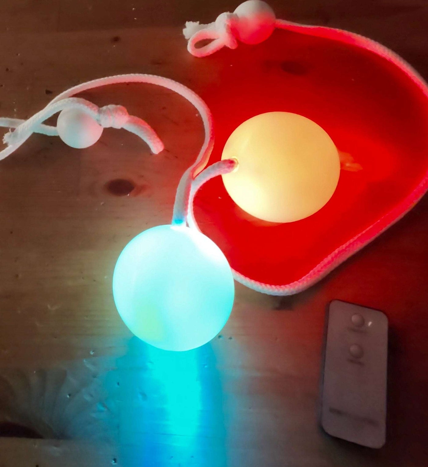 Paire de Bolas de contact lumineux avec télécommande