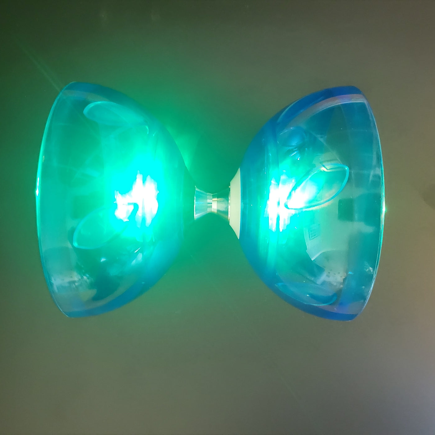 Diabolo LED Triple Roulement – Bleu translucide, Lumineux et Résistant