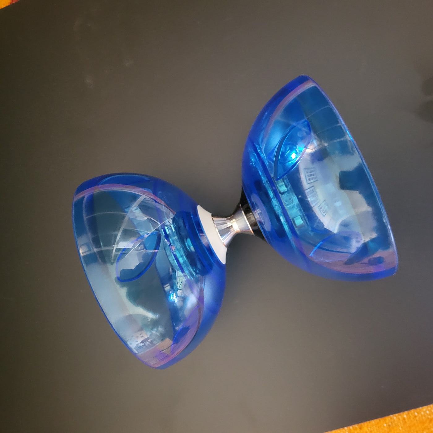 Diabolo LED Triple Roulement – Bleu translucide, Lumineux et Résistant
