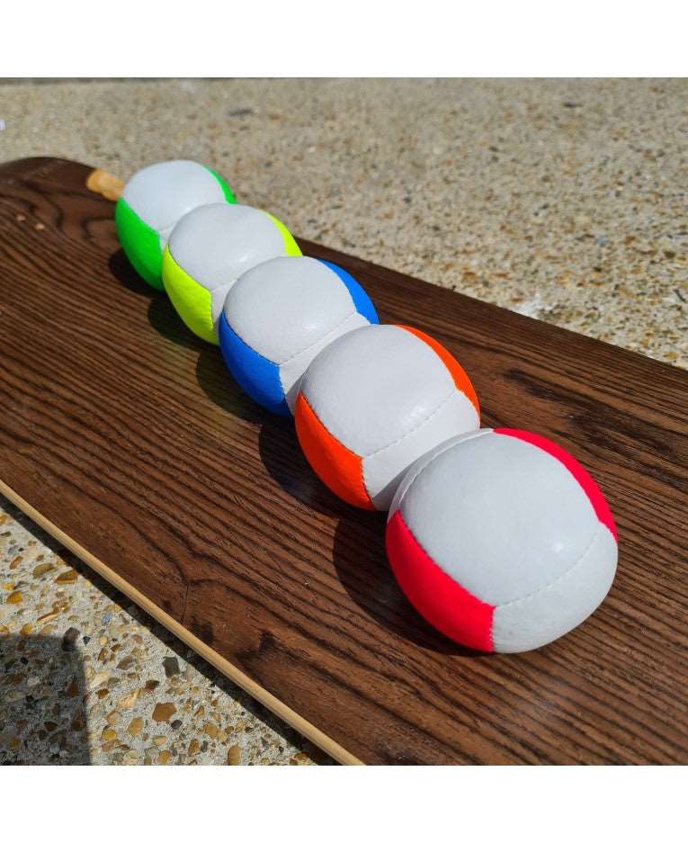 La nouvelle balle de jonglage Juggle Dream UV Spot Sports