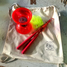 Kit diabolo Cyclone Quartz 2 rouge avec baguettes rouges, ficelle de rechange et sac à dos PassePasse