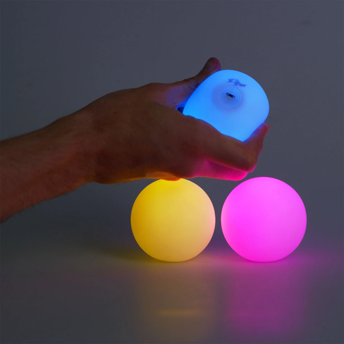 SYWLKJ 2 PCS LED Poi Balls, Pro Bolas Lumineuses, LED Boule Lumineuse, avec Couleurs Arc-en-Ciel et Effet stroboscopique, pour Danse, Spectacle Lumineux, Rave, Débutants et Professionnels SYWLKJ 2 PCS LED Poi Balls, Pro Bolas Lumineuses, LED Boule Lumineuse, avec Couleurs Arc-en-Ciel et Effet stroboscopique, pour Danse, Spectacle Lumineux, Rave, Débutants et Professionnels