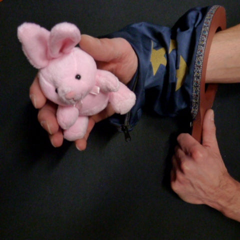 Zip beggar with rabbit (Magic trick for children)