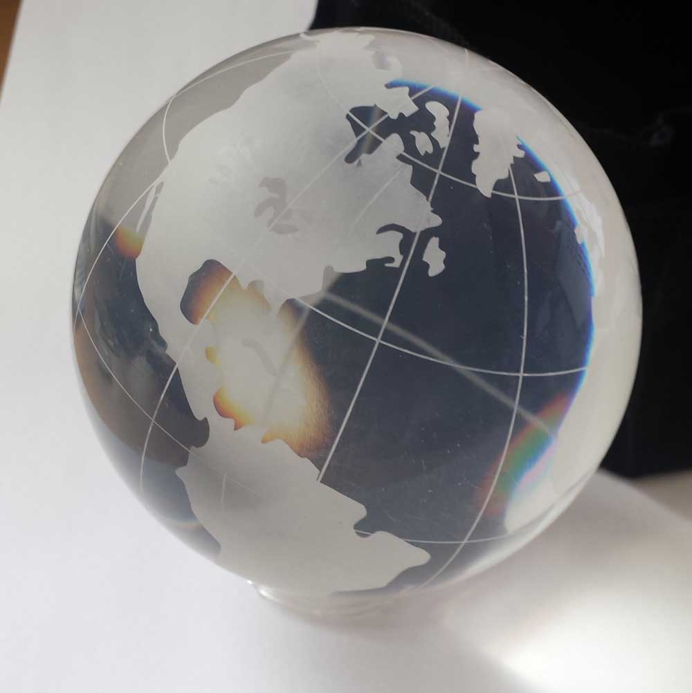 Crystal Round terrestrial globe in acrylic - Map of the world - diameter 80mm - weight 350g